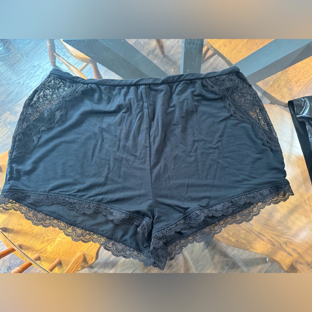 NWOT Victoria secret bottoms Large